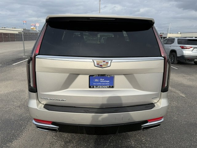 Used 2024 Cadillac Escalade Premium Luxury image 5