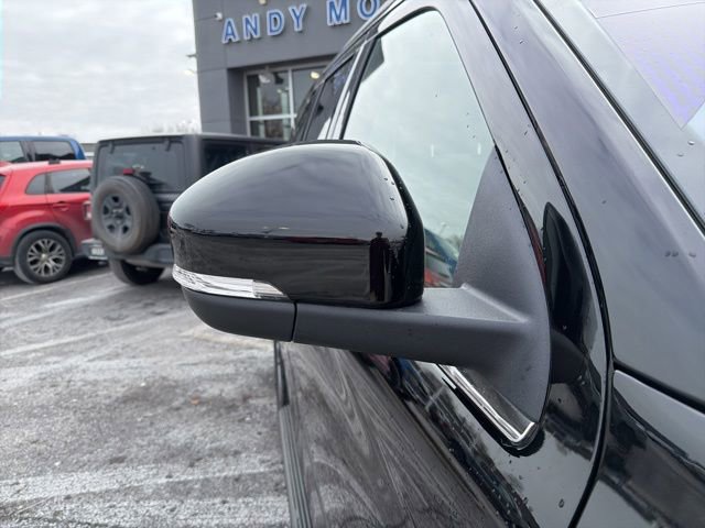 Certified 2025 Ford Expedition Active image 3