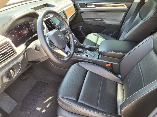 Used 2023 Volkswagen Atlas SE w/ Black Wheel Package FWD image 15