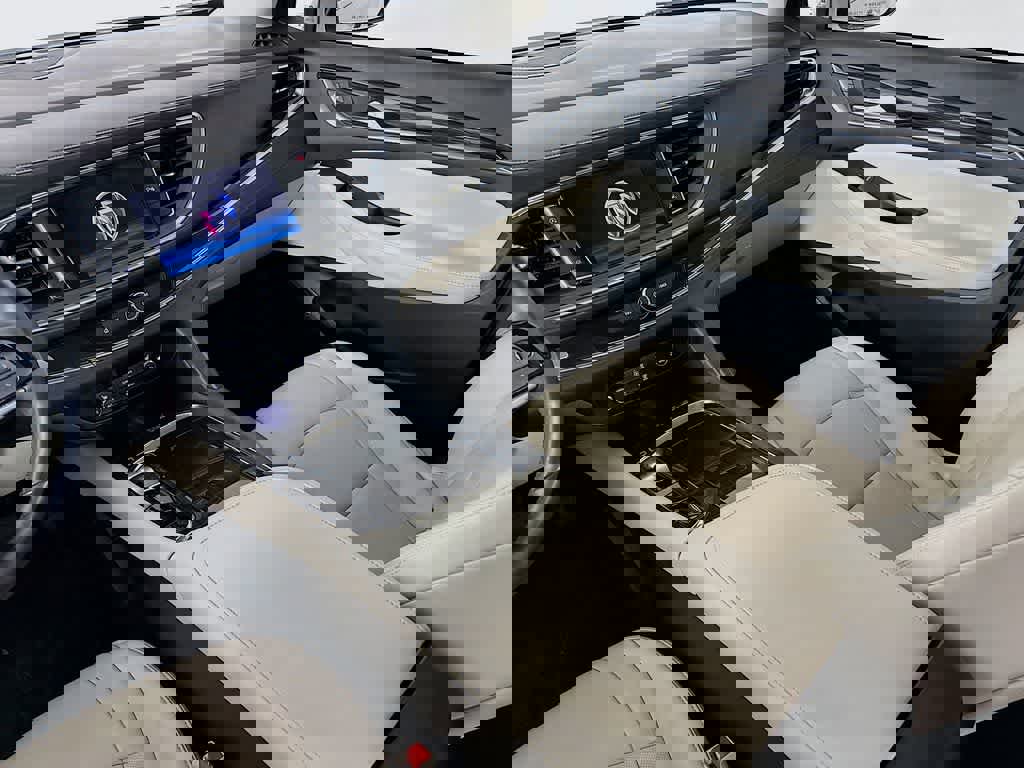 Used 2023 Buick Enclave Essence w/ Sport Touring Edition image 11