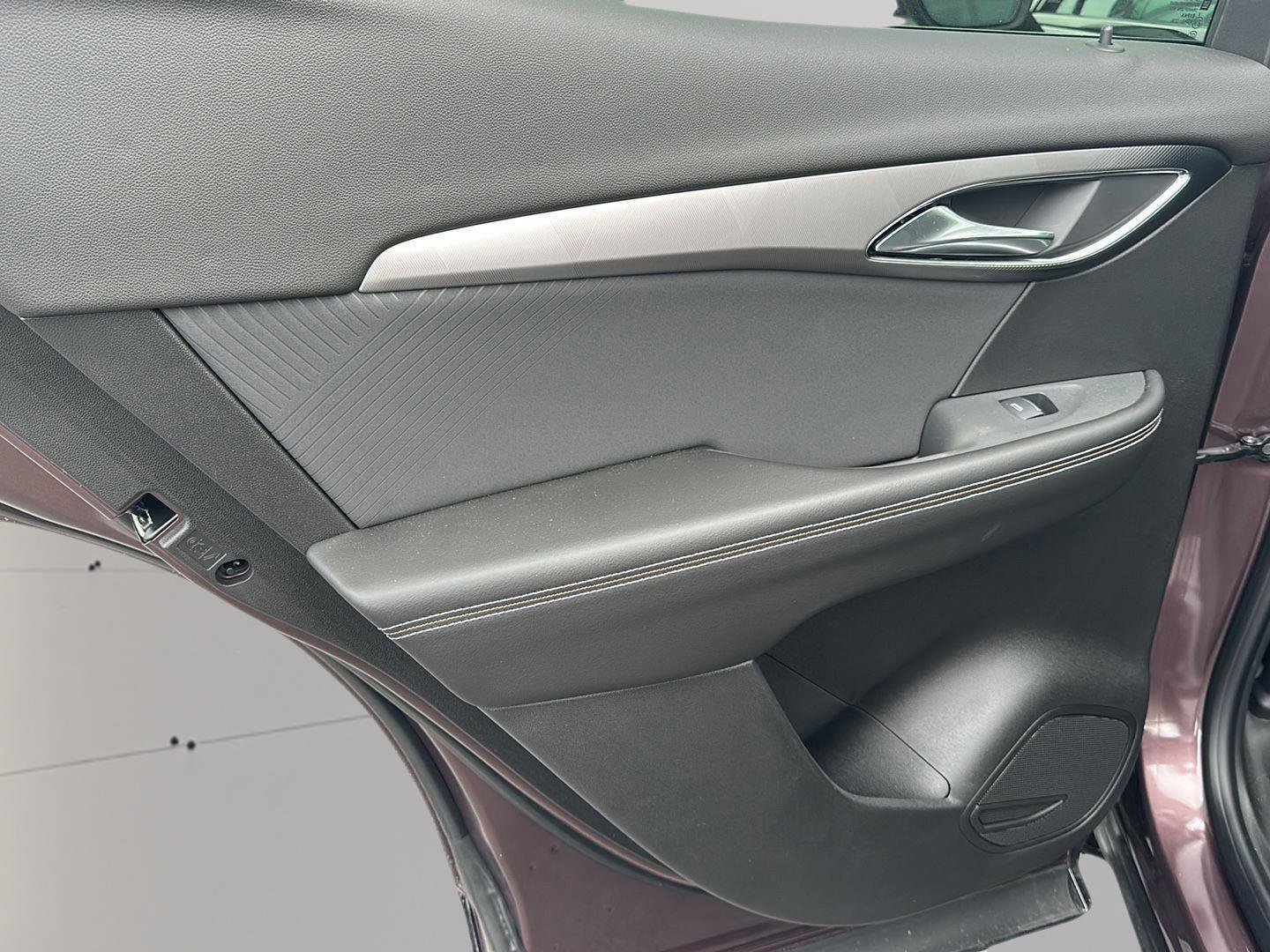 Used 2024 Buick Envision Sport Touring image 25