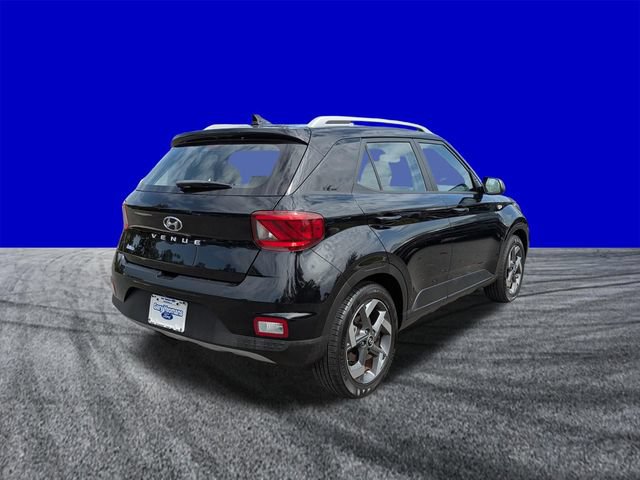 Used 2022 Hyundai Venue SEL FWD image 4