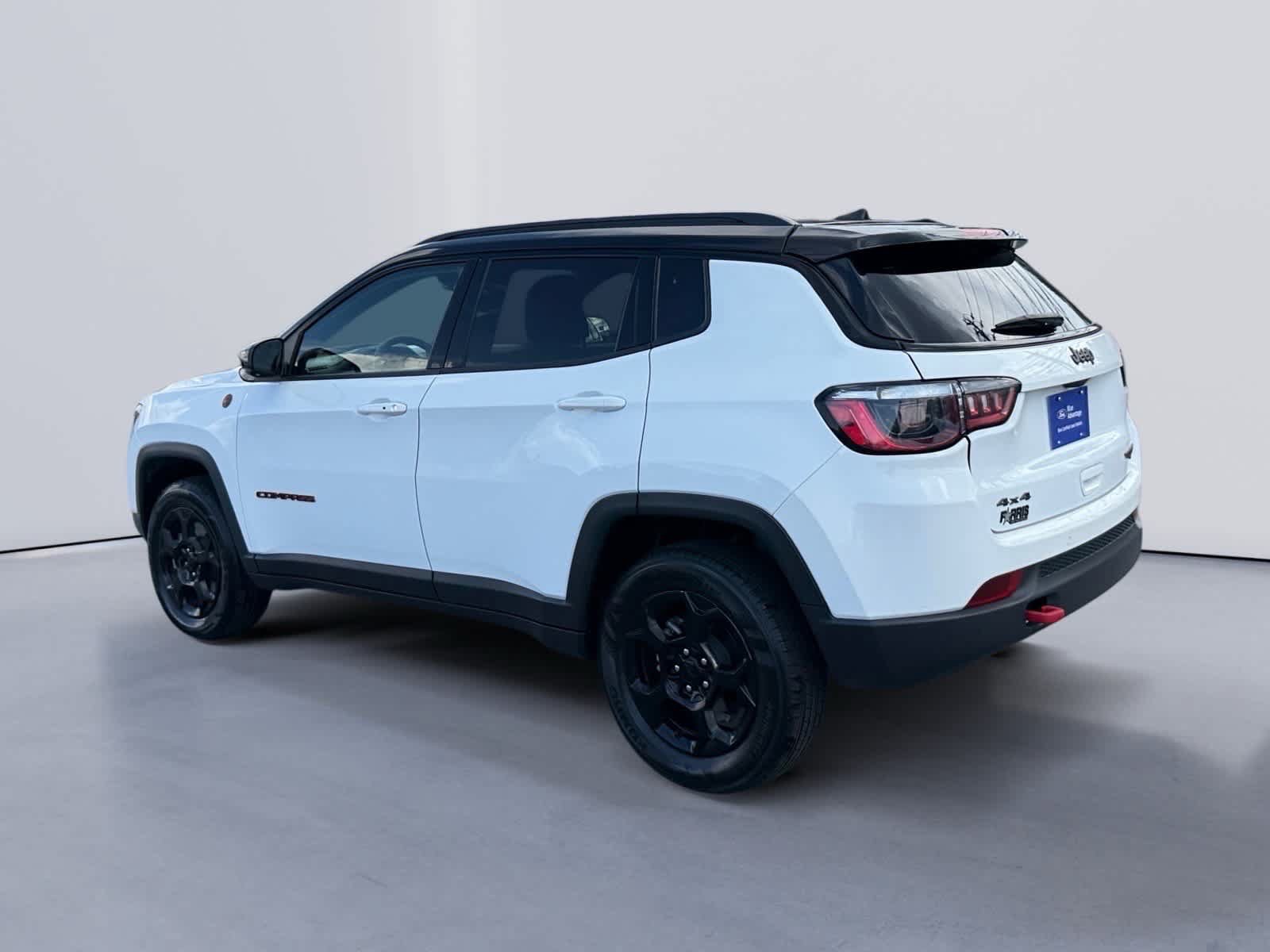 Used 2024 Jeep Compass Trailhawk AWD/4WD image 3