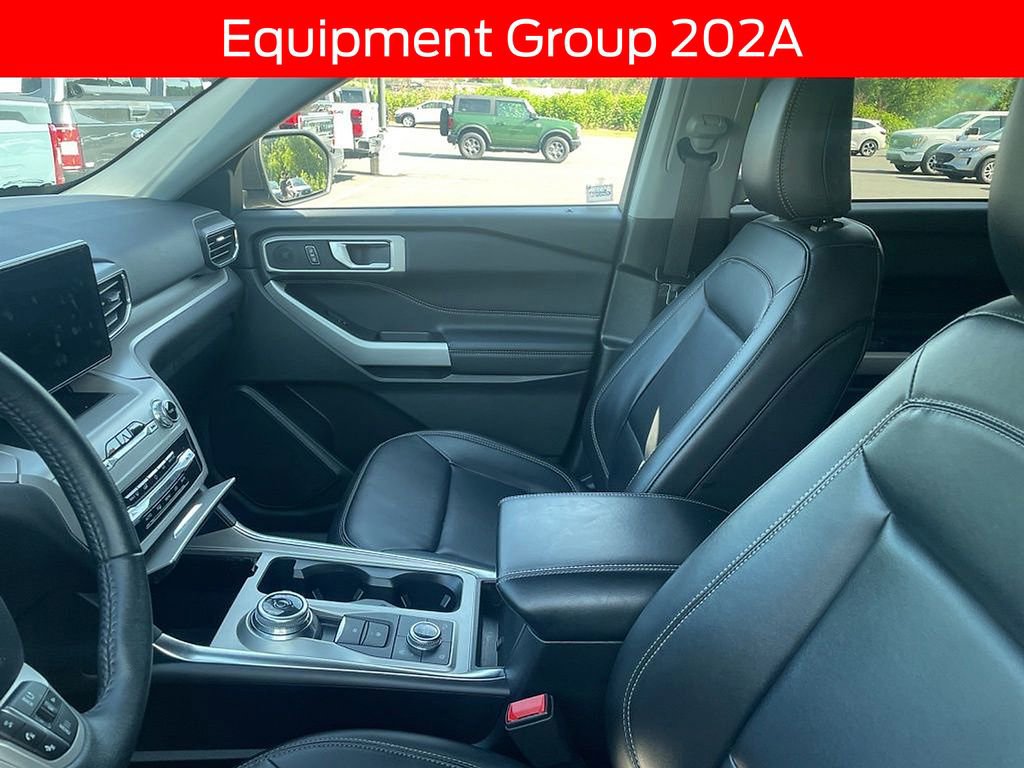 Certified 2023 Ford Explorer XLT w/ Equipment Group 202A AWD/4WD image 8
