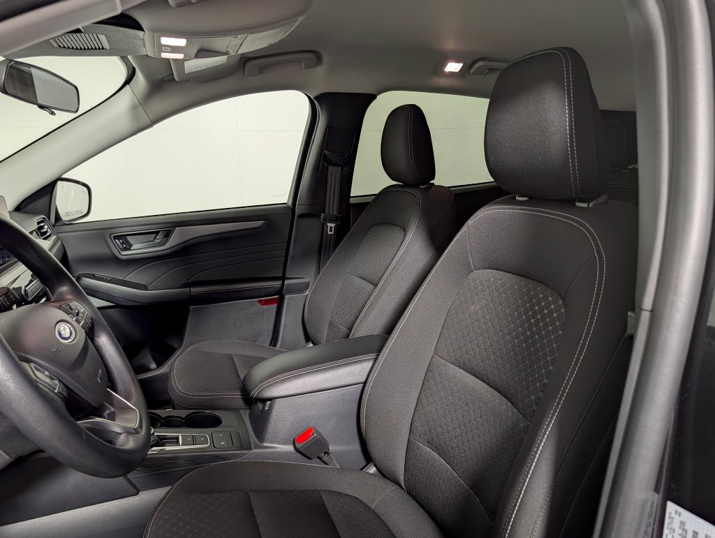 Certified 2025 Ford Escape Active FWD image 24