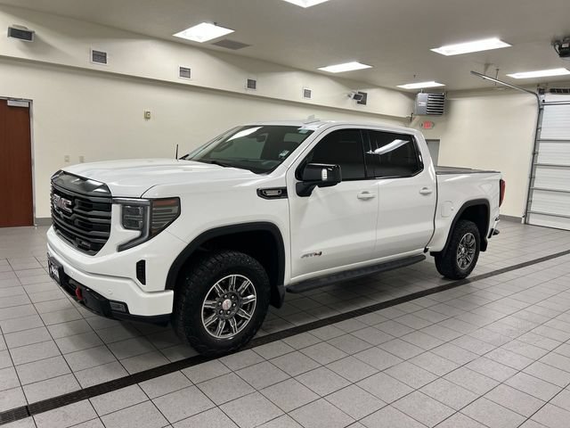Used 2024 GMC Sierra 1500 AT4 w/ Technology Package AWD/4WD image 4