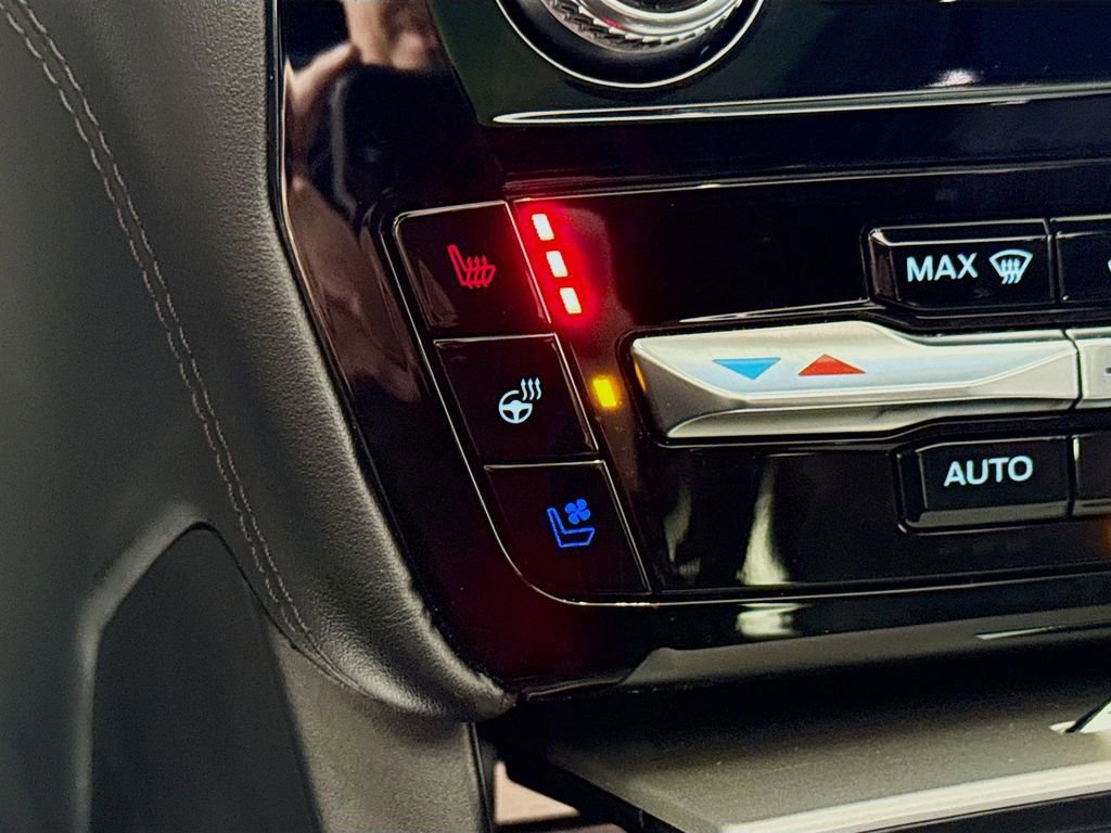 Certified 2023 Ford Explorer Platinum w/ Technology Package image 25