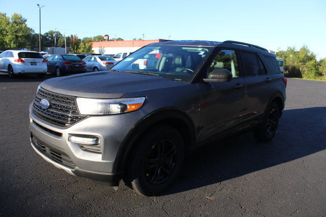 Certified 2021 Ford Explorer XLT w/ Equipment Group 202A AWD/4WD image 8