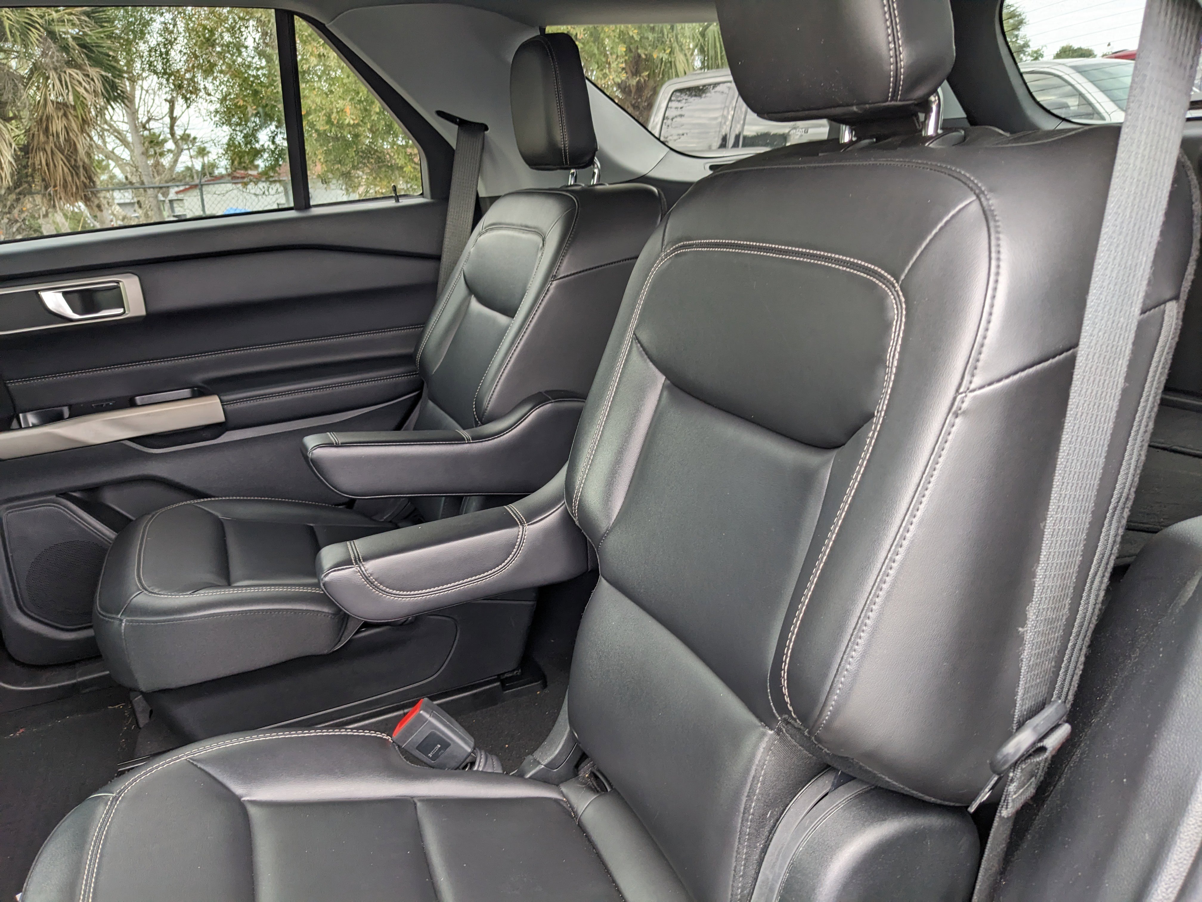 Certified 2022 Ford Explorer XLT w/ Equipment Group 202A image 17