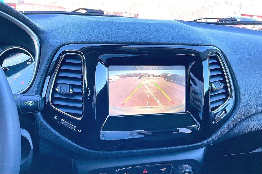 Used 2021 Jeep Compass Latitude image 21