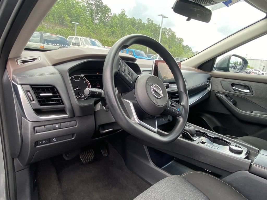 Used 2023 Nissan Rogue SV AWD/4WD image 9