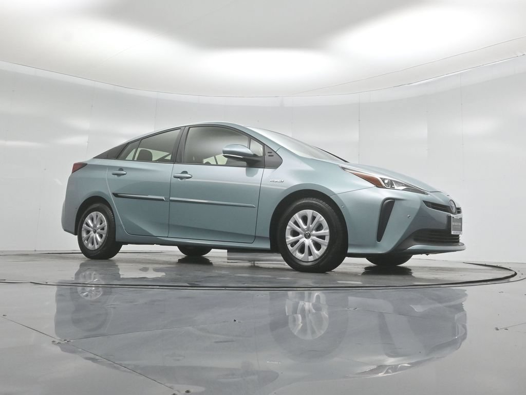 Used 2021 Toyota Prius LE FWD image 4