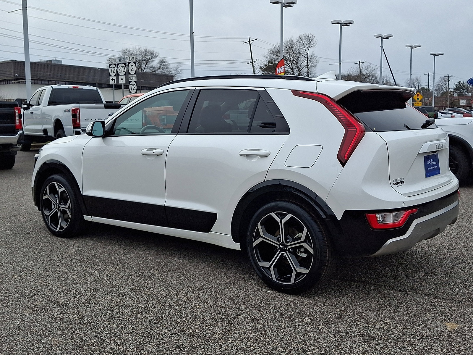 Used 2023 Kia Niro EX Touring image 7