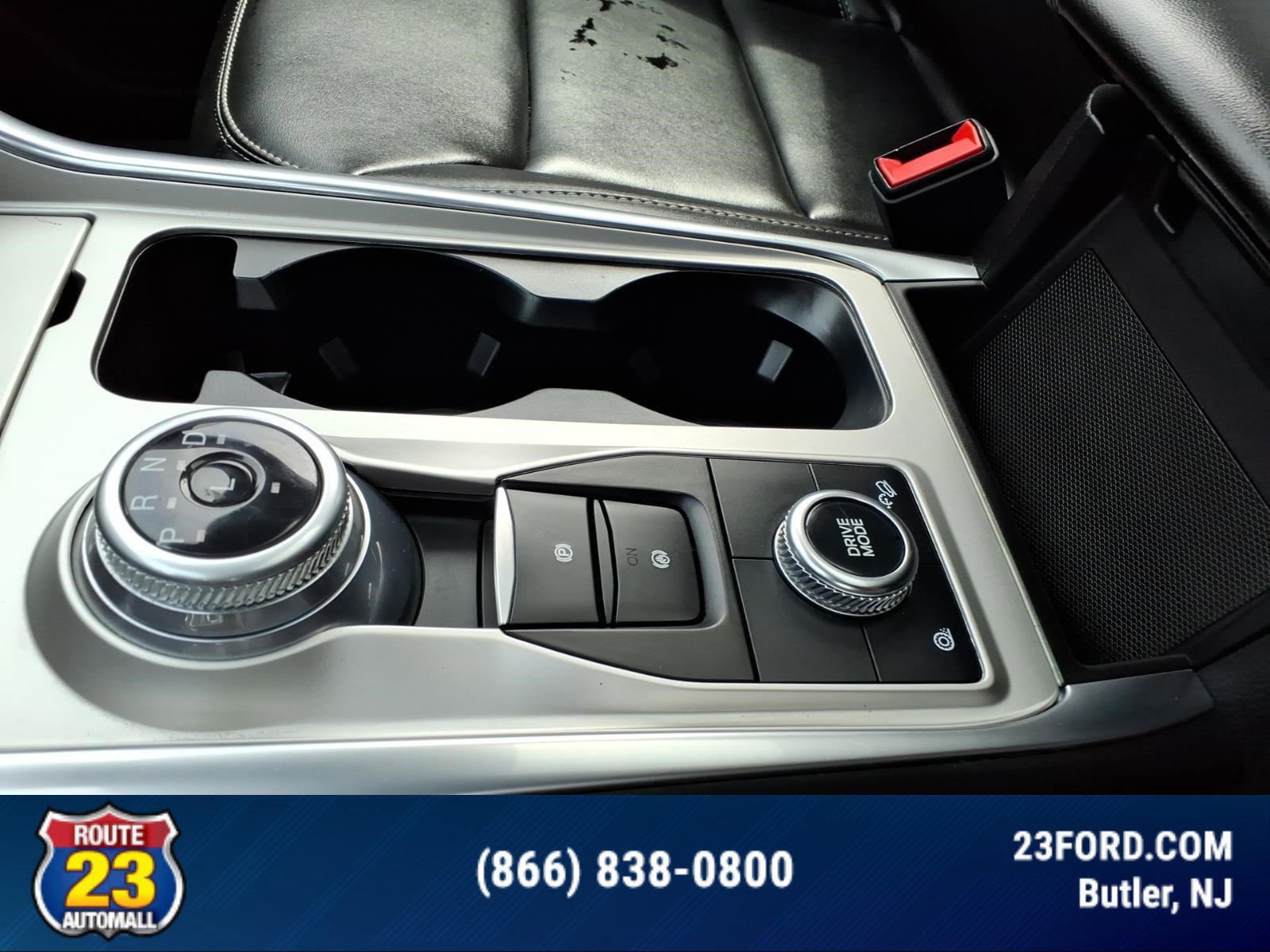 Certified 2022 Ford Explorer XLT w/ Equipment Group 202A AWD/4WD image 20