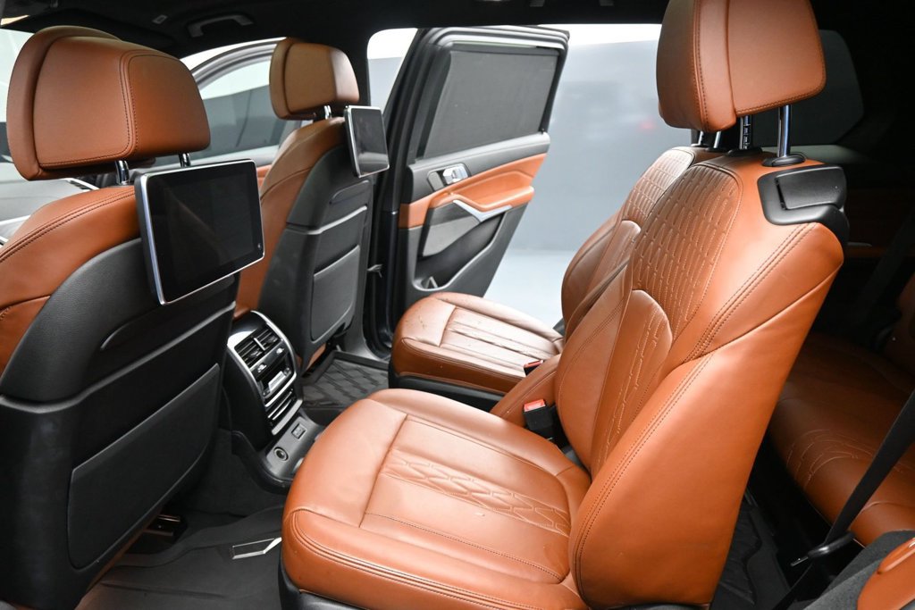 Used 2020 BMW X7 M50i w/ Dynamic Handling Package AWD/4WD image 19