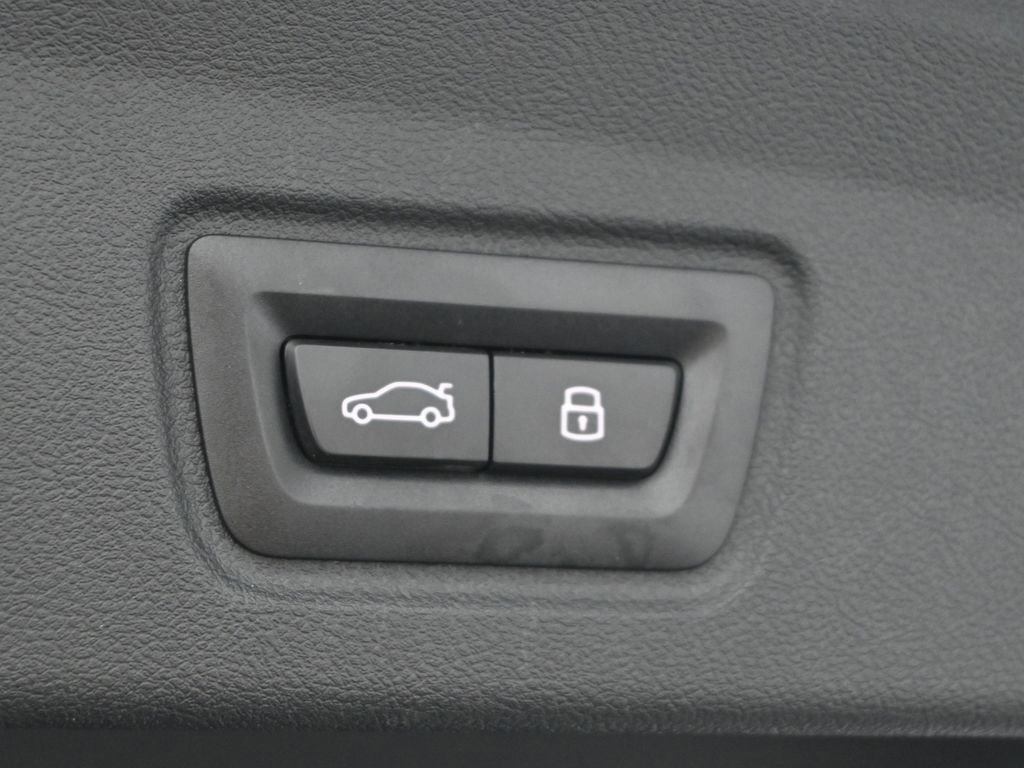 Used 2025 BMW i4 eDrive40 w/ M Sport Package image 52