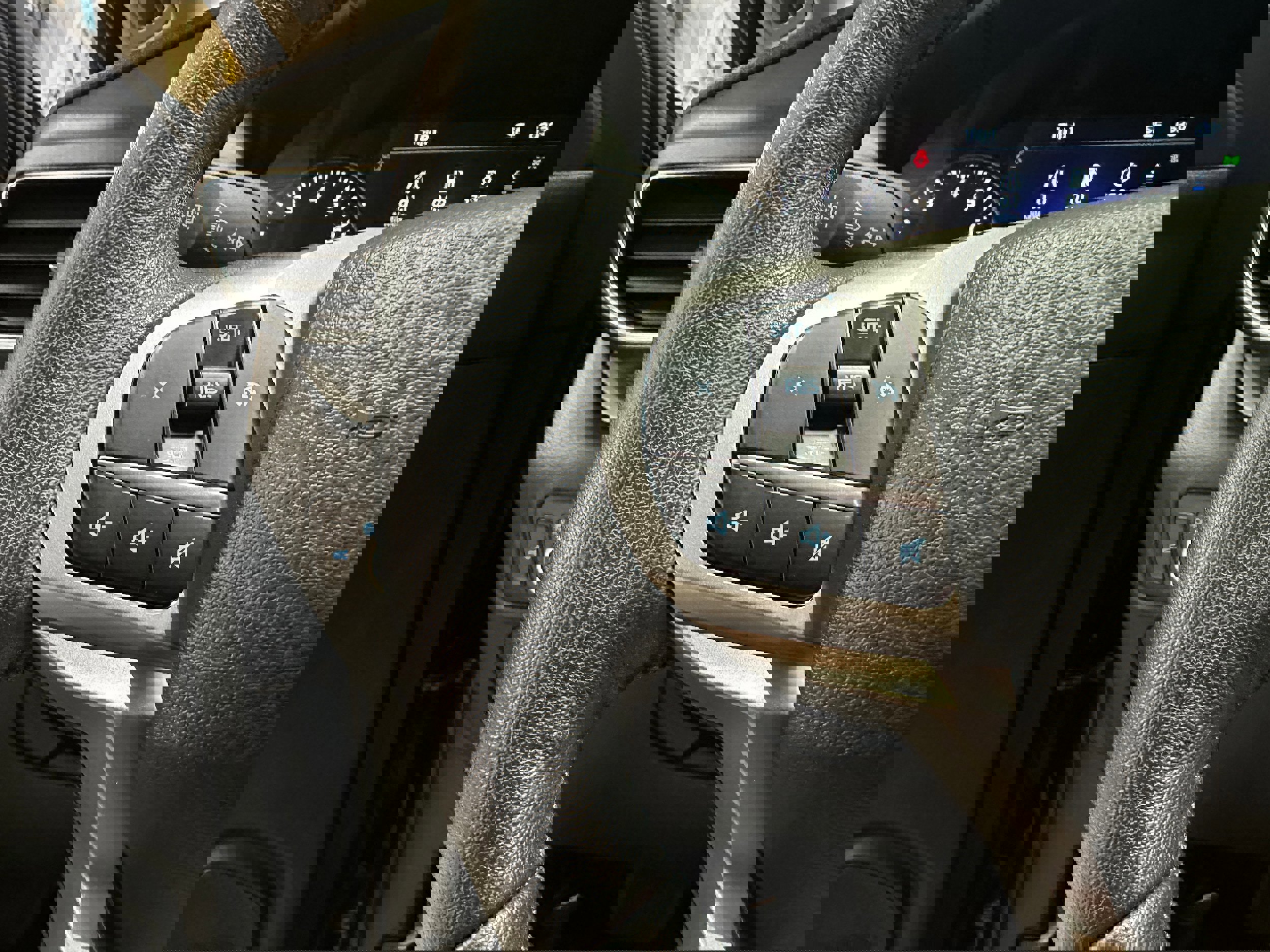 Certified 2023 Ford Explorer XLT w/ Equipment Group 202A image 18