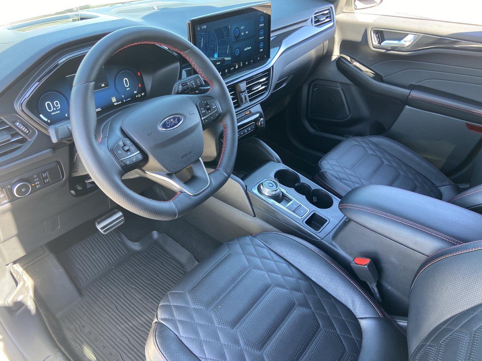 Certified 2024 Ford Escape ST-Line Elite w/ Premium Technology Package AWD/4WD image 23