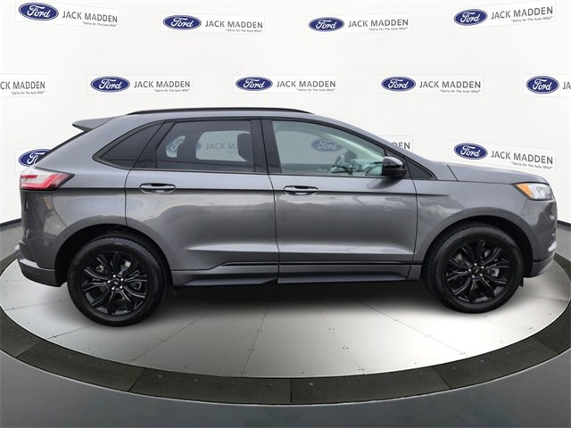 Certified 2022 Ford Edge SE w/ Black Appearance Package image 2