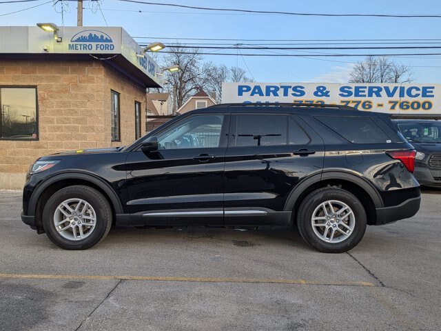Certified 2025 Ford Explorer Active AWD/4WD image 7