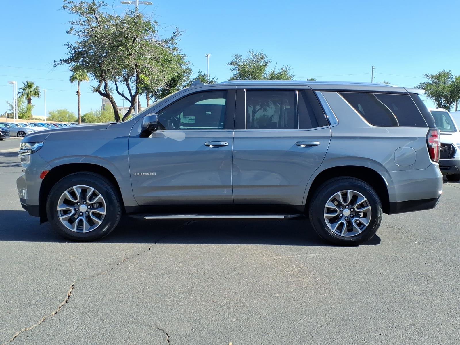Used 2022 Chevrolet Tahoe LT w/ LT Signature Plus Package AWD/4WD image 2
