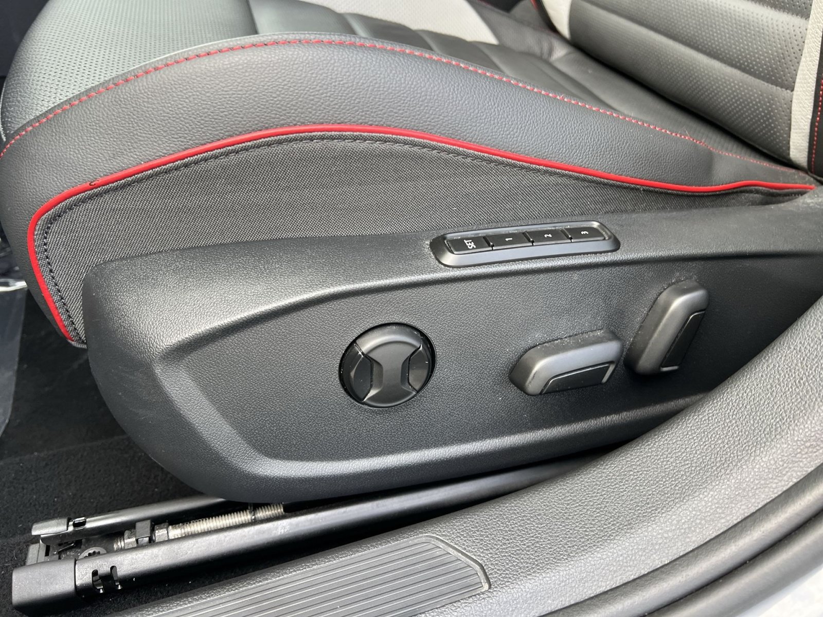 Used 2024 Volkswagen GTI Autobahn FWD image 14