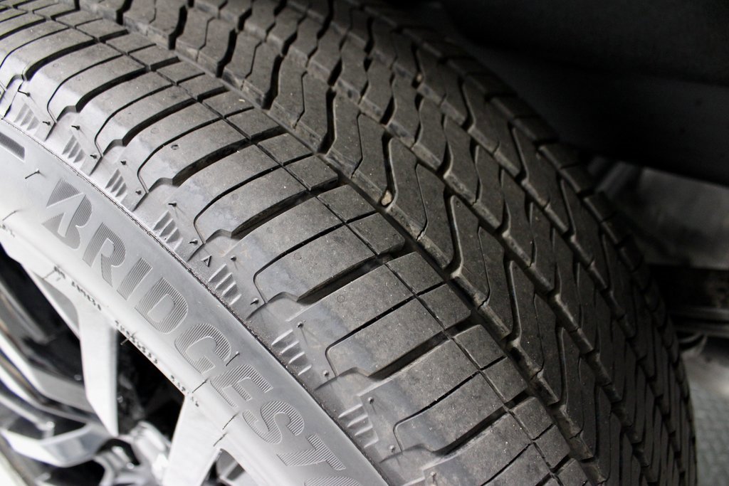 Used 2025 Chevrolet Silverado 1500 High Country w/ Technology Package image 21