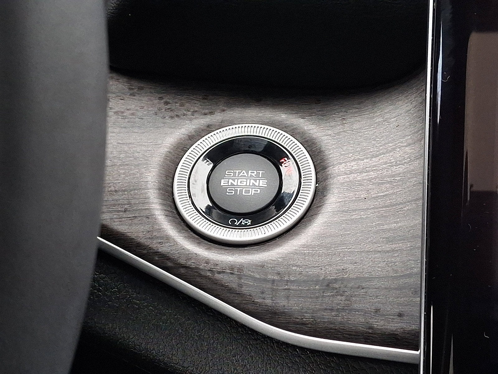 Used 2023 Jeep Grand Cherokee L Limited w/ Luxury Tech Group II image 31