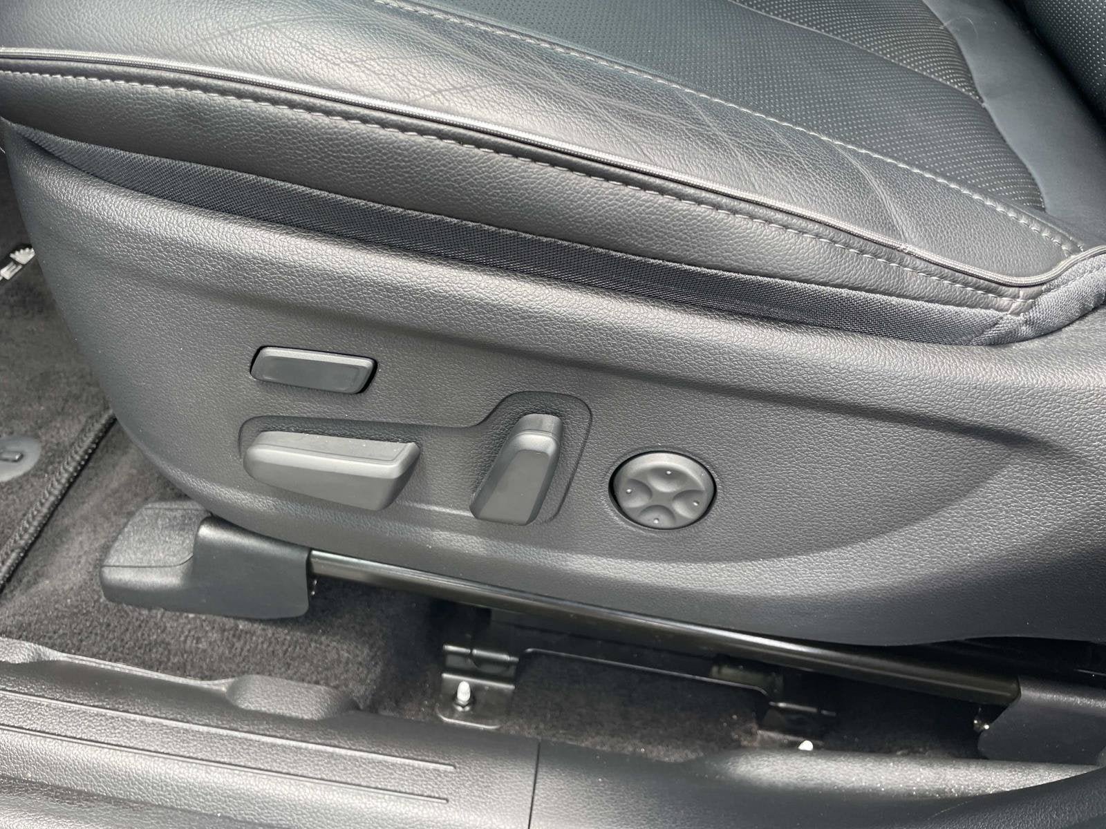 Used 2023 Hyundai Santa Fe Limited AWD/4WD image 18