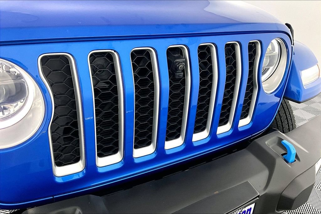 Used 2023 Jeep Wrangler Unlimited Sahara w/ Cold Weather Group AWD/4WD image 30