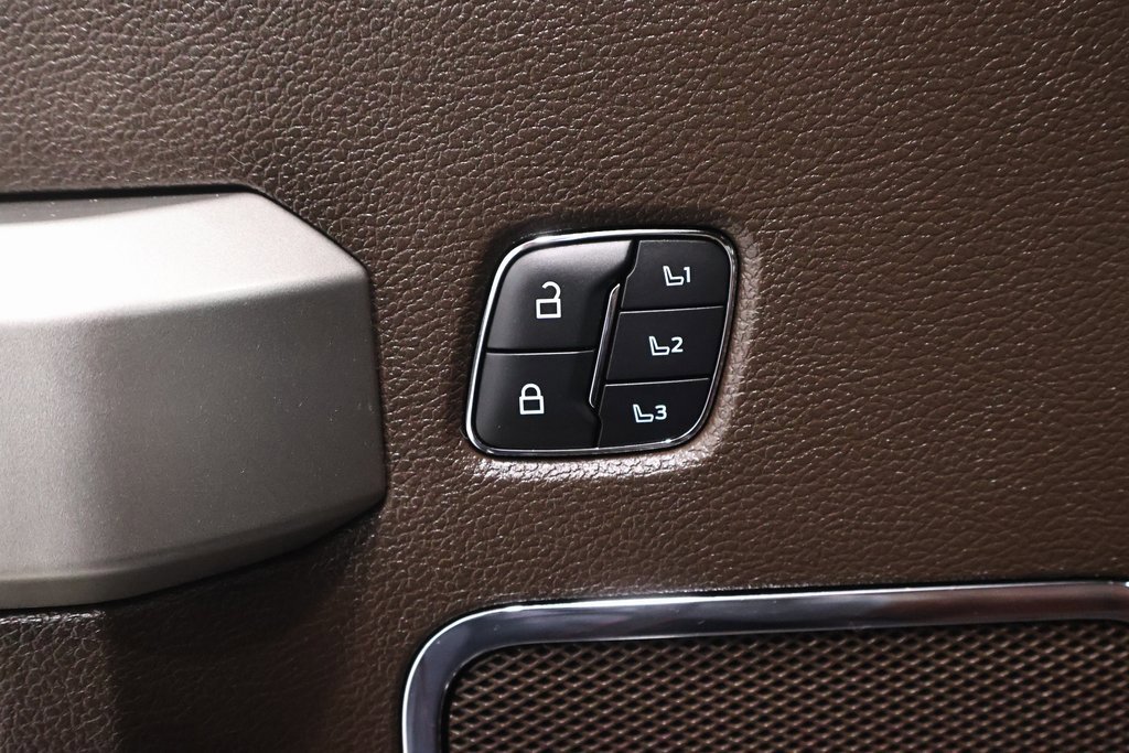 Certified 2022 Ford F450 King Ranch w/ FX4 Off-Road Package image 16