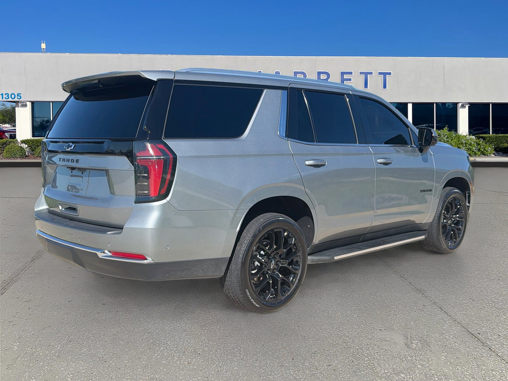 Used 2025 Chevrolet Tahoe LS AWD/4WD image 7
