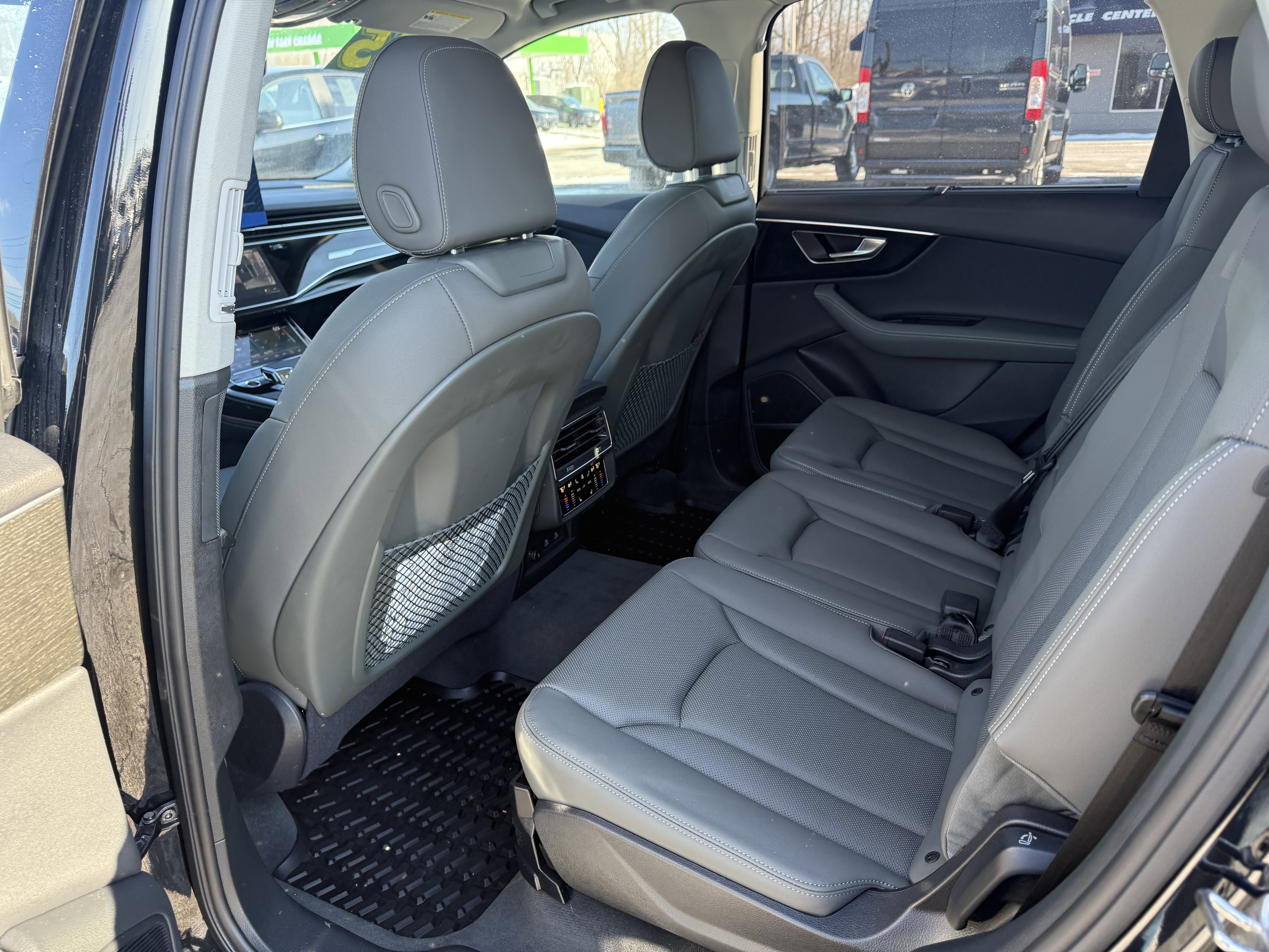 Used 2025 Audi Q7 3.0T Premium Plus image 8