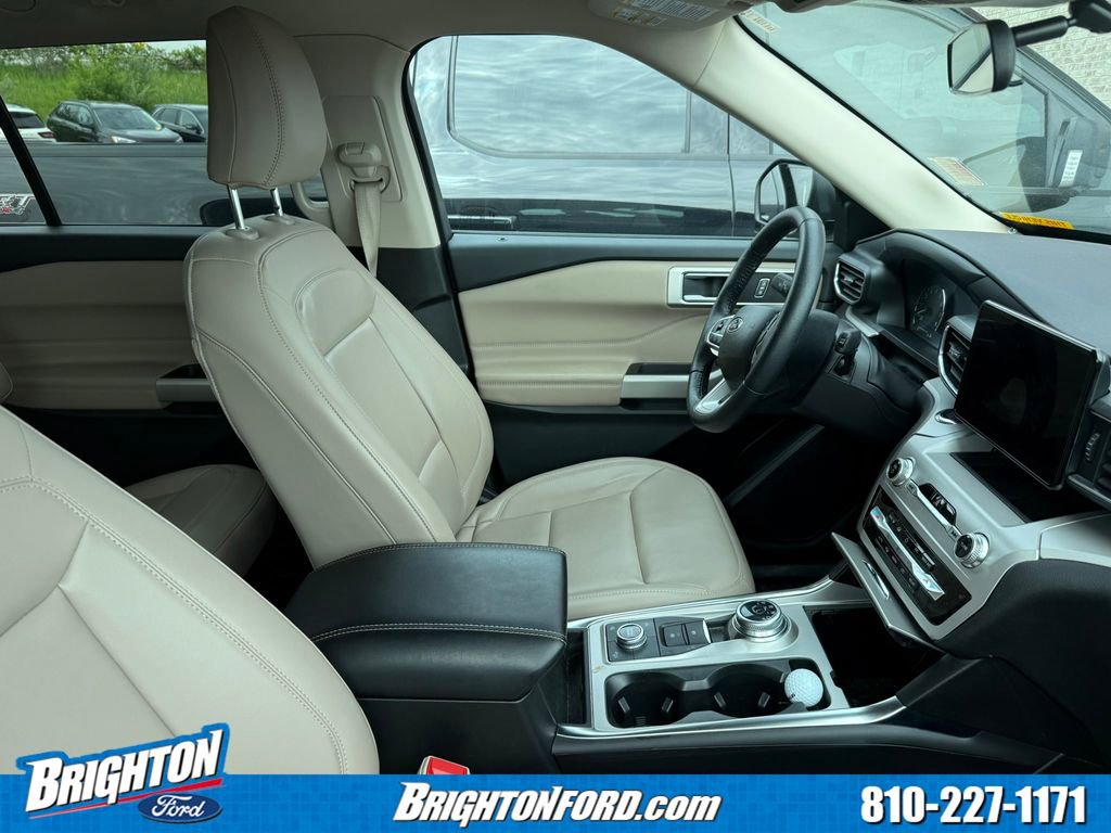 Certified 2023 Ford Explorer XLT w/ Equipment Group 202A AWD/4WD image 7
