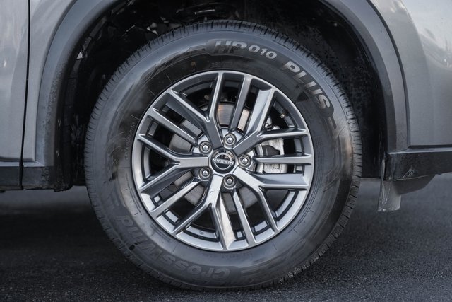 Used 2024 Nissan Rogue S image 19