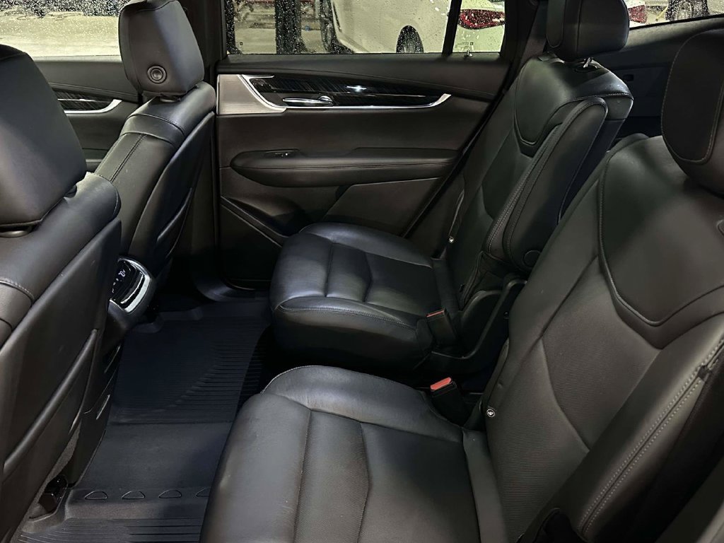 Used 2020 Cadillac XT6 Premium Luxury AWD/4WD image 13