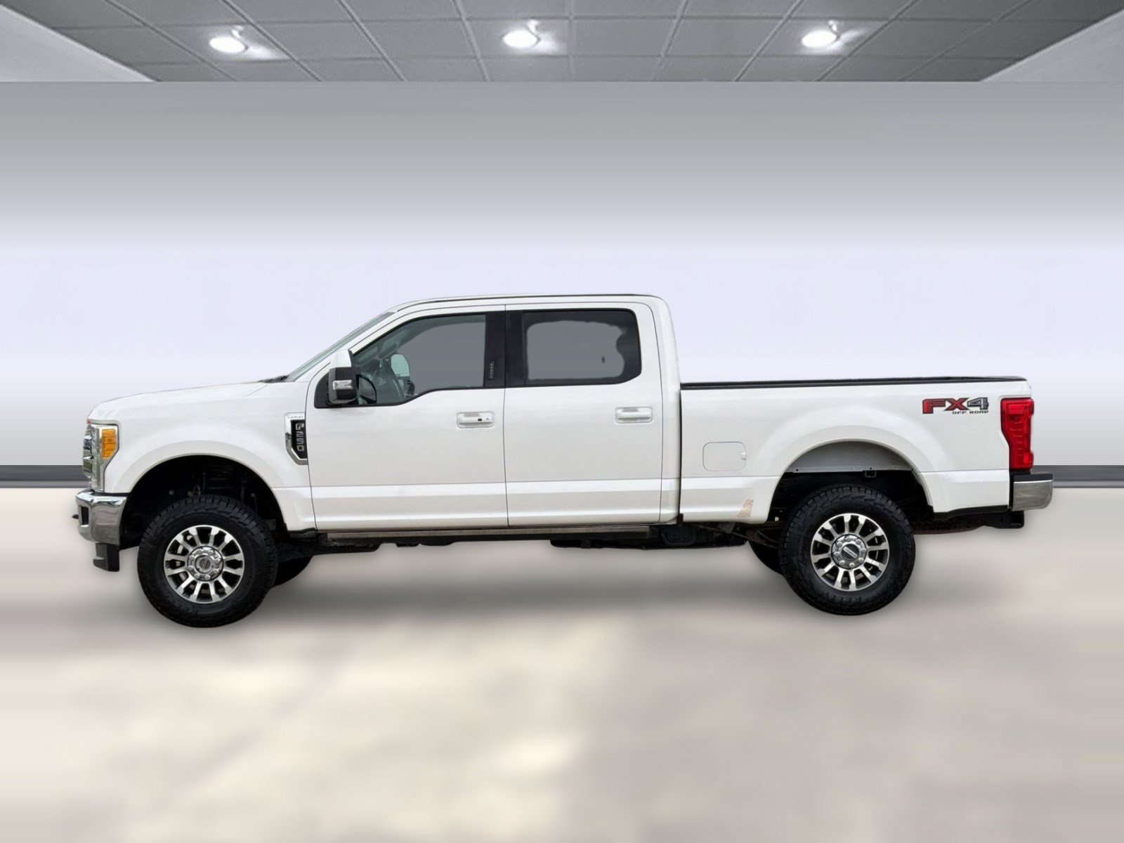 Certified 2019 Ford F250 Lariat w/ Lariat Ultimate Package AWD/4WD image 2