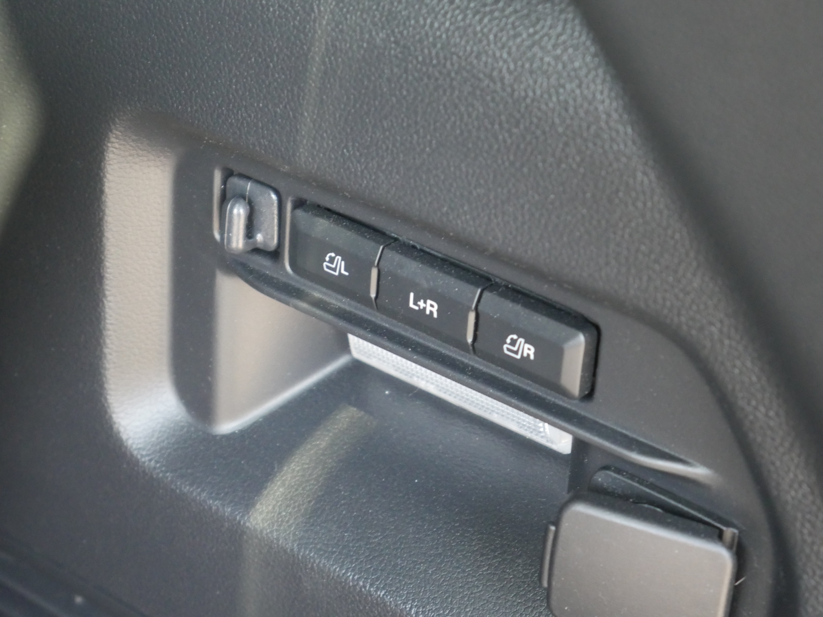 Certified 2025 Ford Explorer ST AWD/4WD image 26