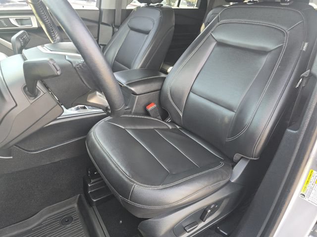 Certified 2022 Ford Explorer XLT w/ Equipment Group 202A AWD/4WD image 24
