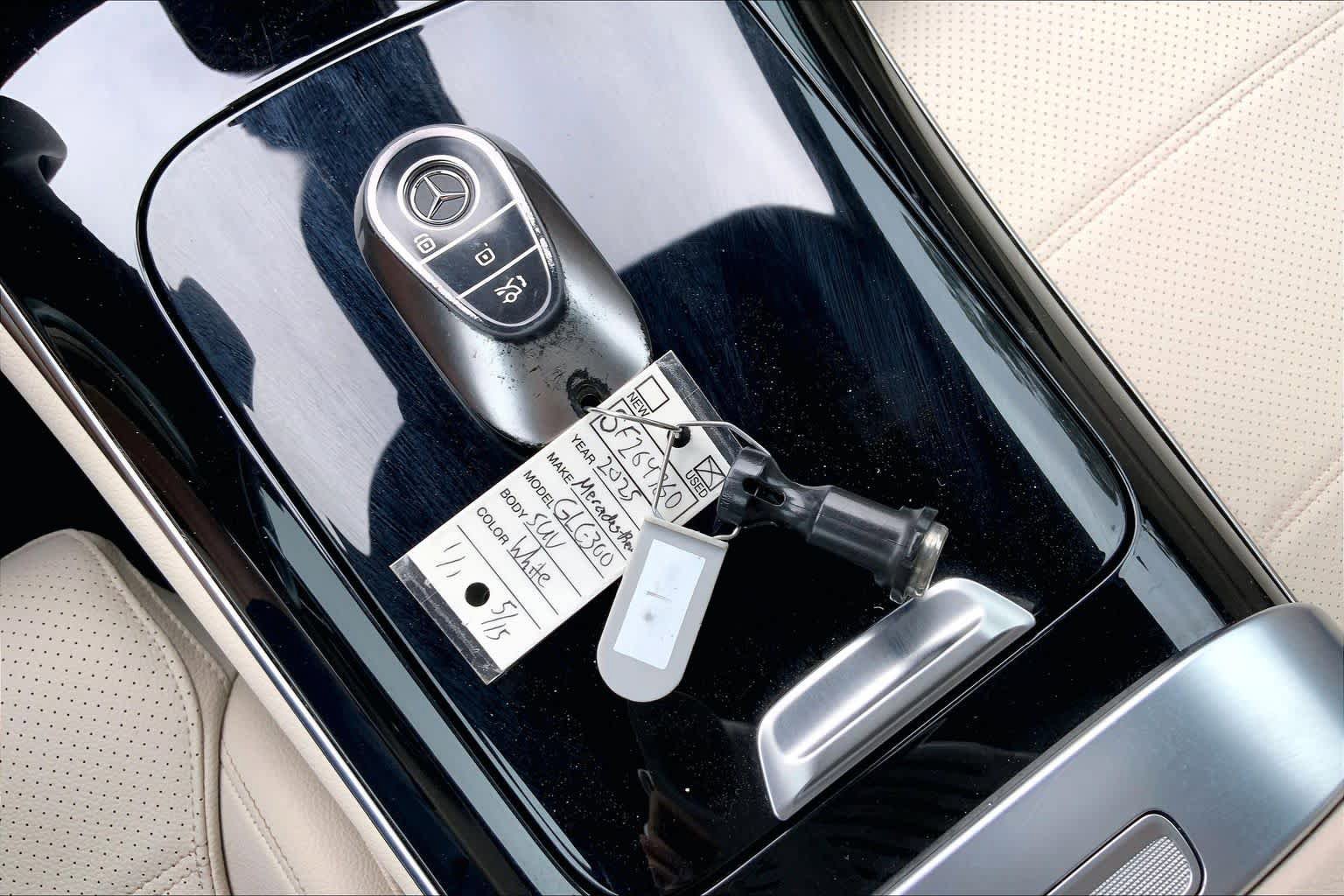 Used 2025 Mercedes-Benz GLC 300 4MATIC image 15