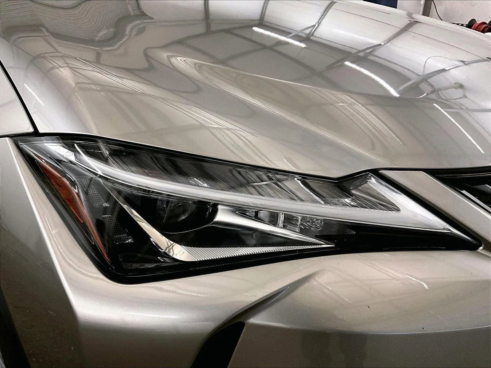 Used 2019 Lexus UX 250h w/ Premium Package AWD/4WD image 27