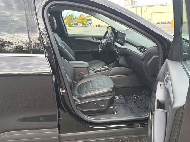 Certified 2023 Ford Escape SE w/ PHEV Premium Package FWD image 32