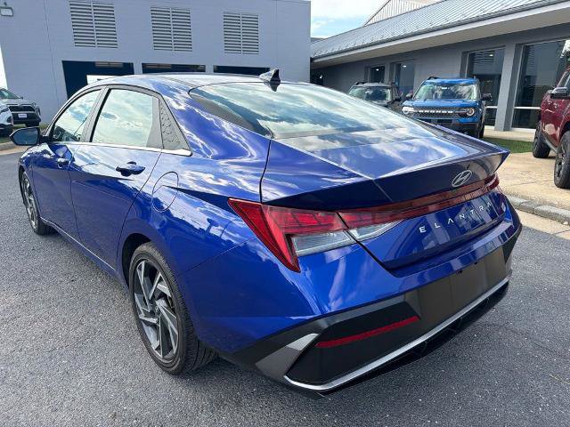 Used 2025 Hyundai Elantra SEL FWD image 3