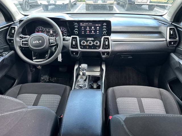 Used 2023 Kia Sorento LX FWD image 11