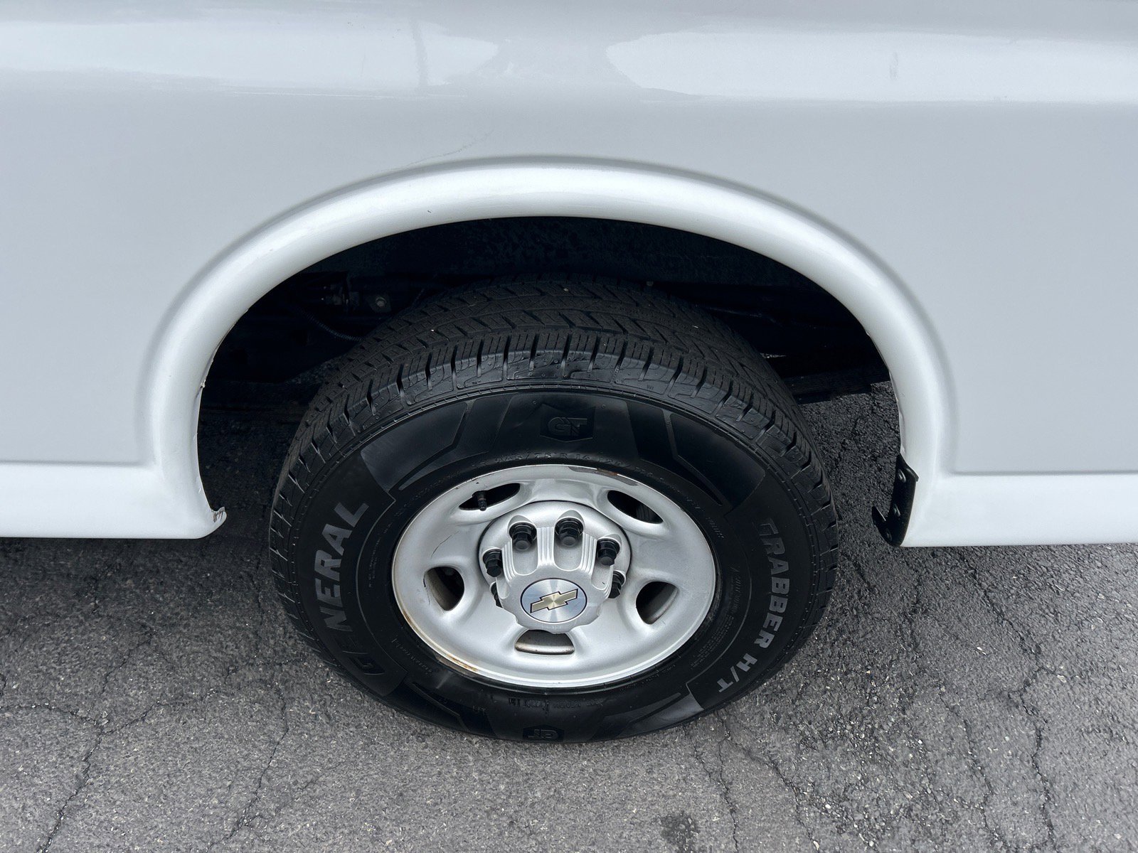 Used 2021 Chevrolet Express 2500 w/ Driver Convenience Package image 27