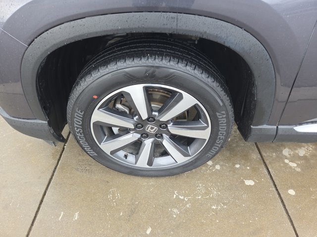 Used 2025 Honda Pilot Touring image 9