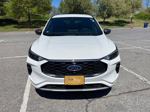 Certified 2023 Ford Escape ST-Line w/ Tech Pack #1 AWD/4WD image 3