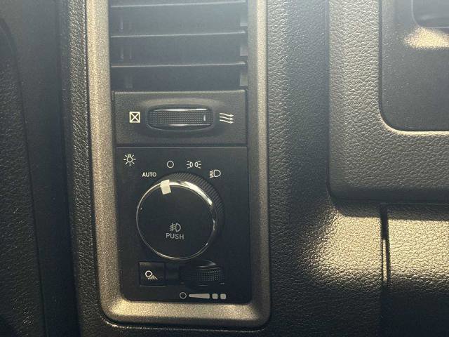 Used 2019 RAM 1500 Express AWD/4WD image 16