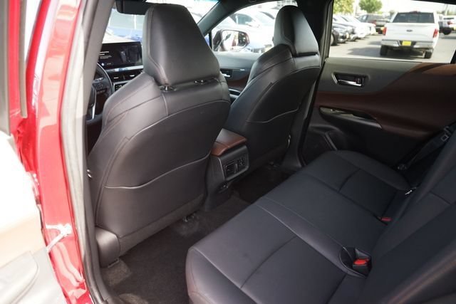 Used 2023 Toyota Venza XLE AWD/4WD image 11