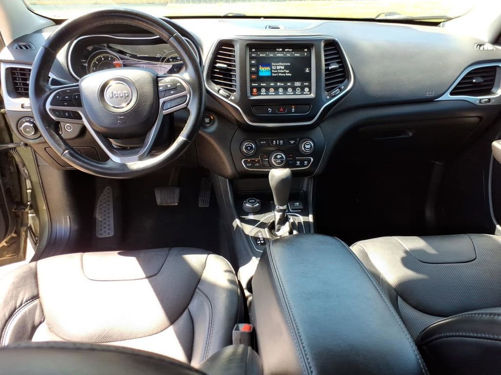 Used 2021 Jeep Cherokee Latitude Lux w/ Comfort/Convenience Group AWD/4WD image 12